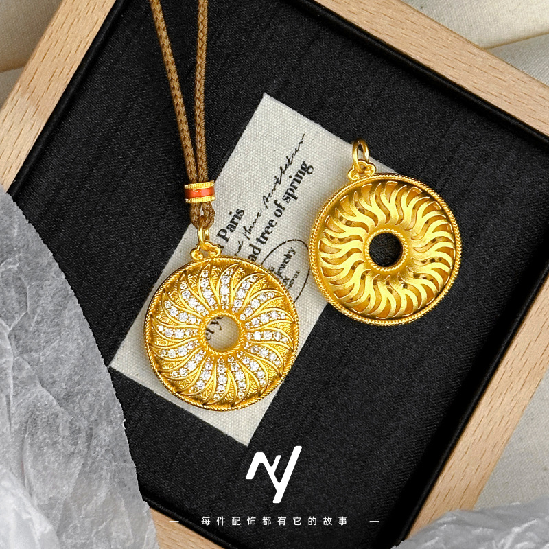 Collier avec pendentif tournes - Ethnic Fashion Store avis et prix